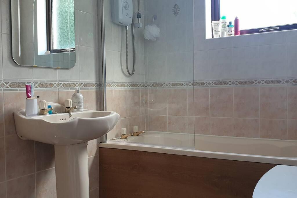 Seafront Apartment, Ground Floor, Free Parking Newcastle  Dış mekan fotoğraf